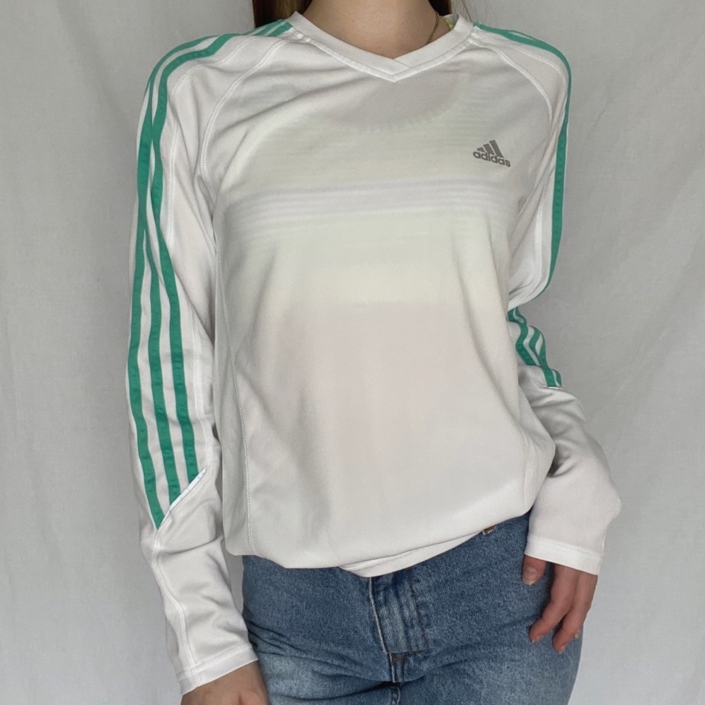 Retro Adidas Long-Sleeve 💚